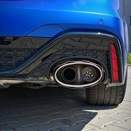 Zvuk sériové Audi RS 7 Performance není...